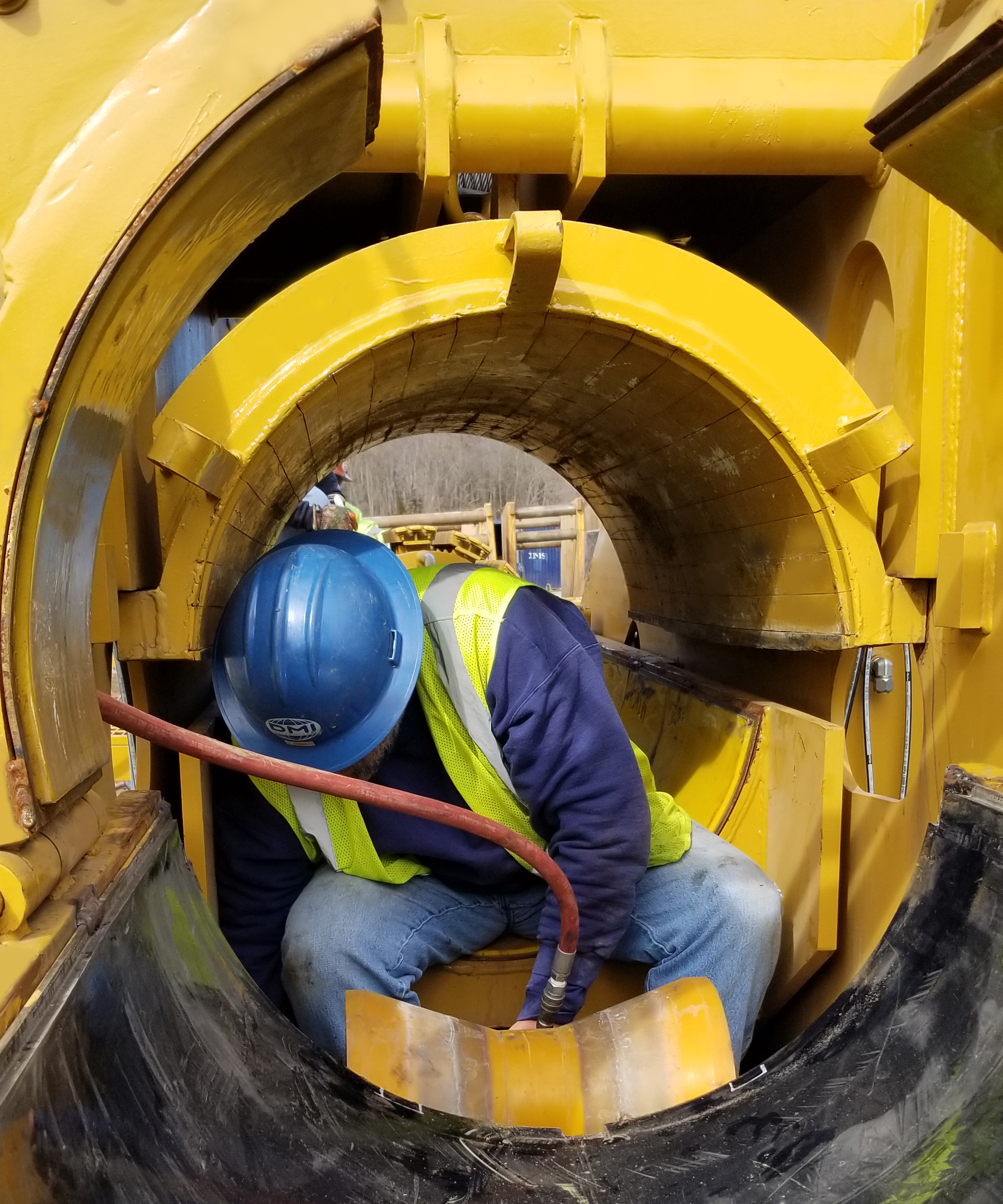 DMI International Pipeline equipment being serviced by our service technician